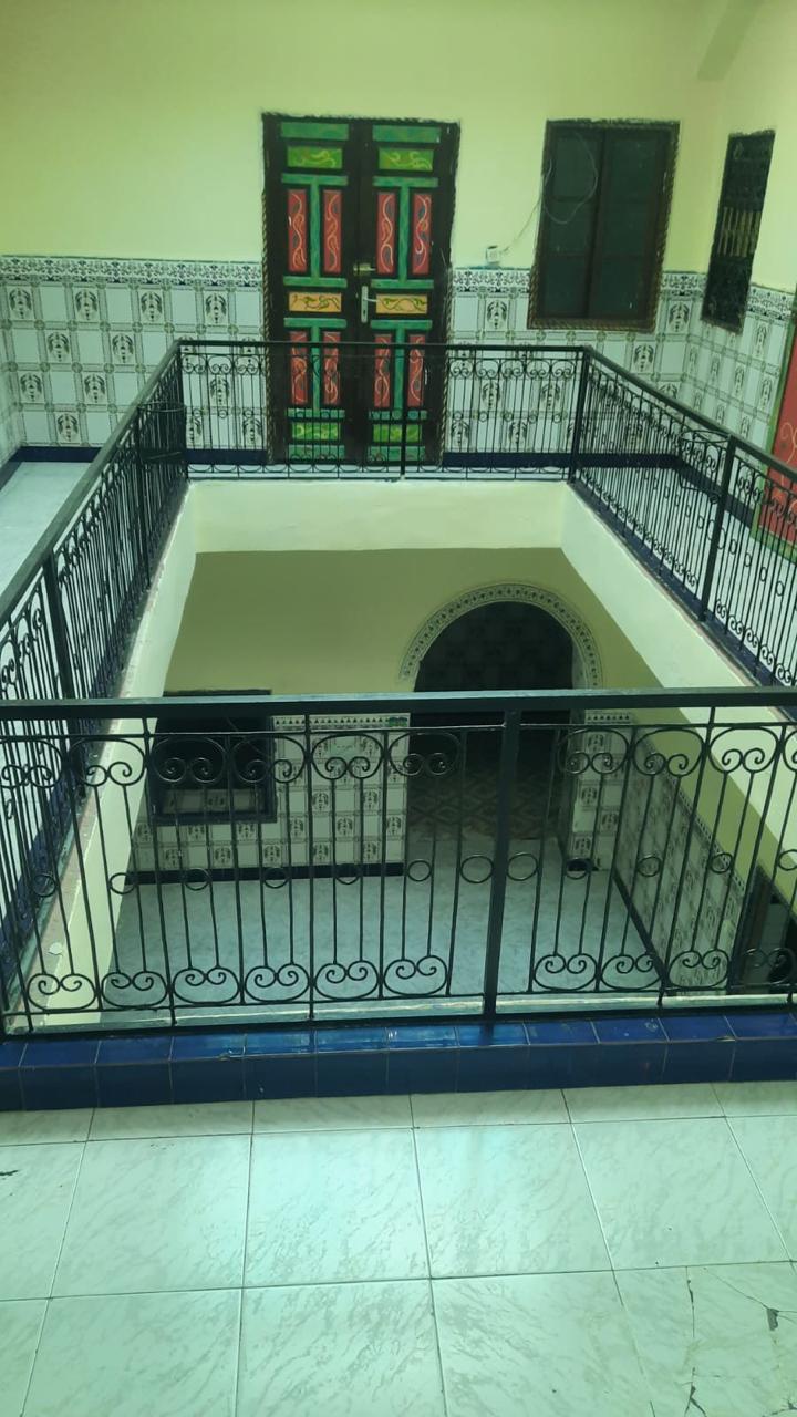Marrakech Expert Immo vous propose à la vente un riad titré A renouver  situé au cœur du quartier Laksour –