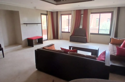 Marrakech Expert Immo vous propose ce magnifique appartement à la vente, situé au cœur de la Palmeraie de Marrakech