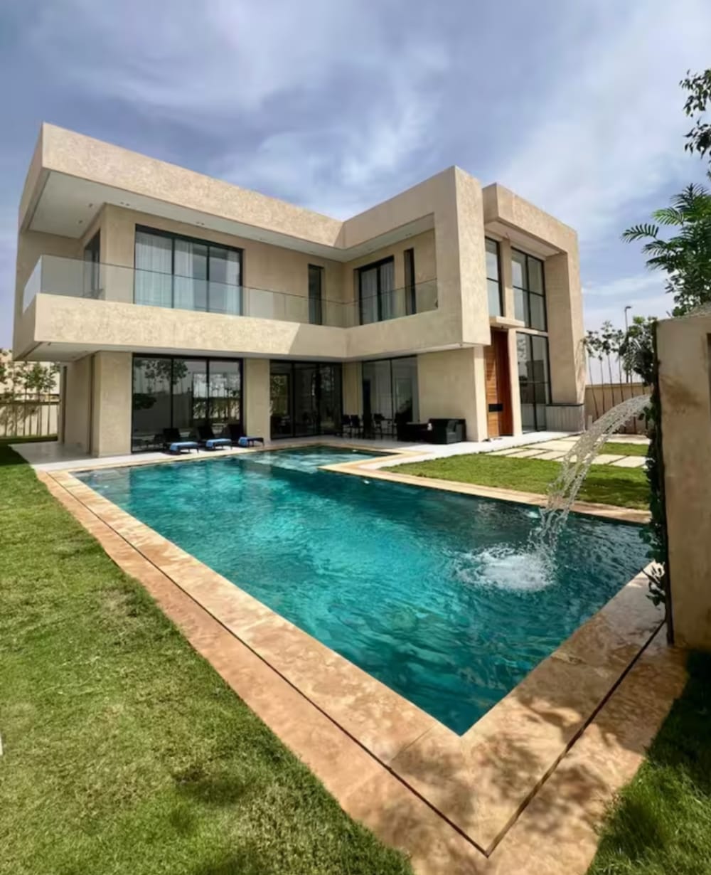 Marrakech Expert Immo vous propose  Villa de Prestige à vendre – Route de Fès, Marrakech