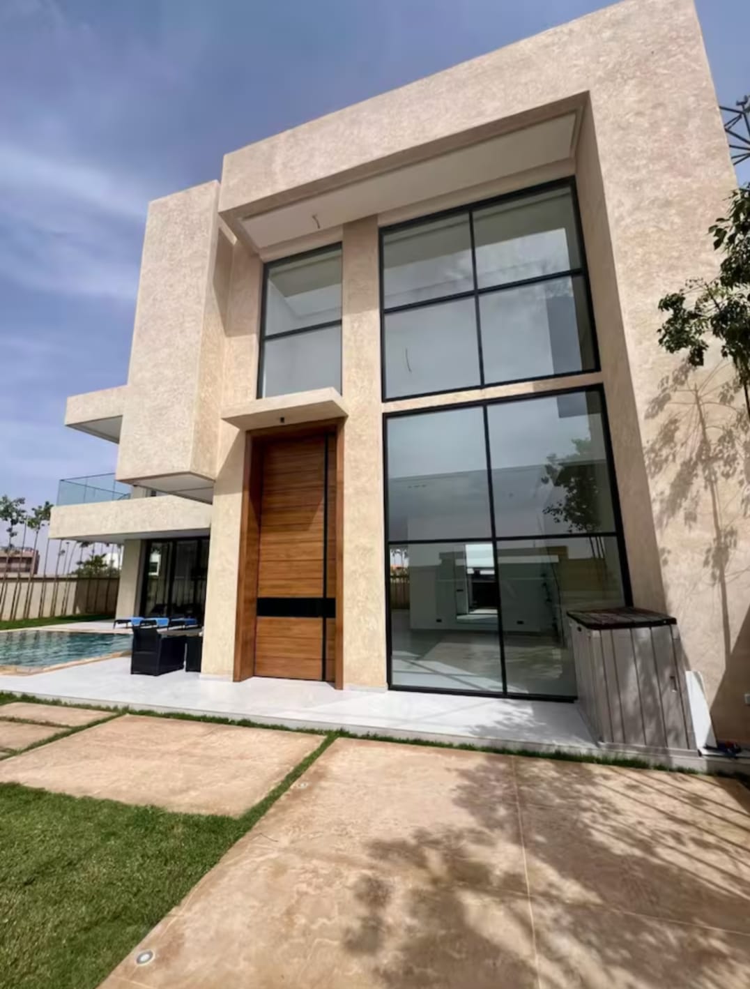 Marrakech Expert Immo vous propose  Villa de Prestige à vendre – Route de Fès, Marrakech