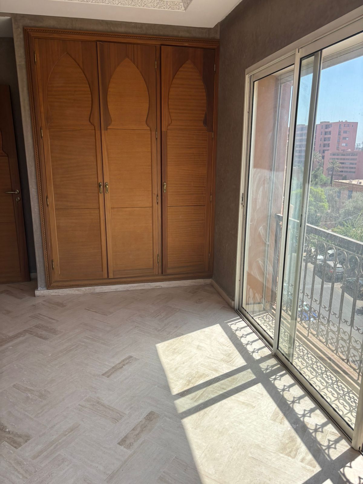Marrakech Expert Immo vous propose un bel appartement de 91 m² situé au  victor hugo