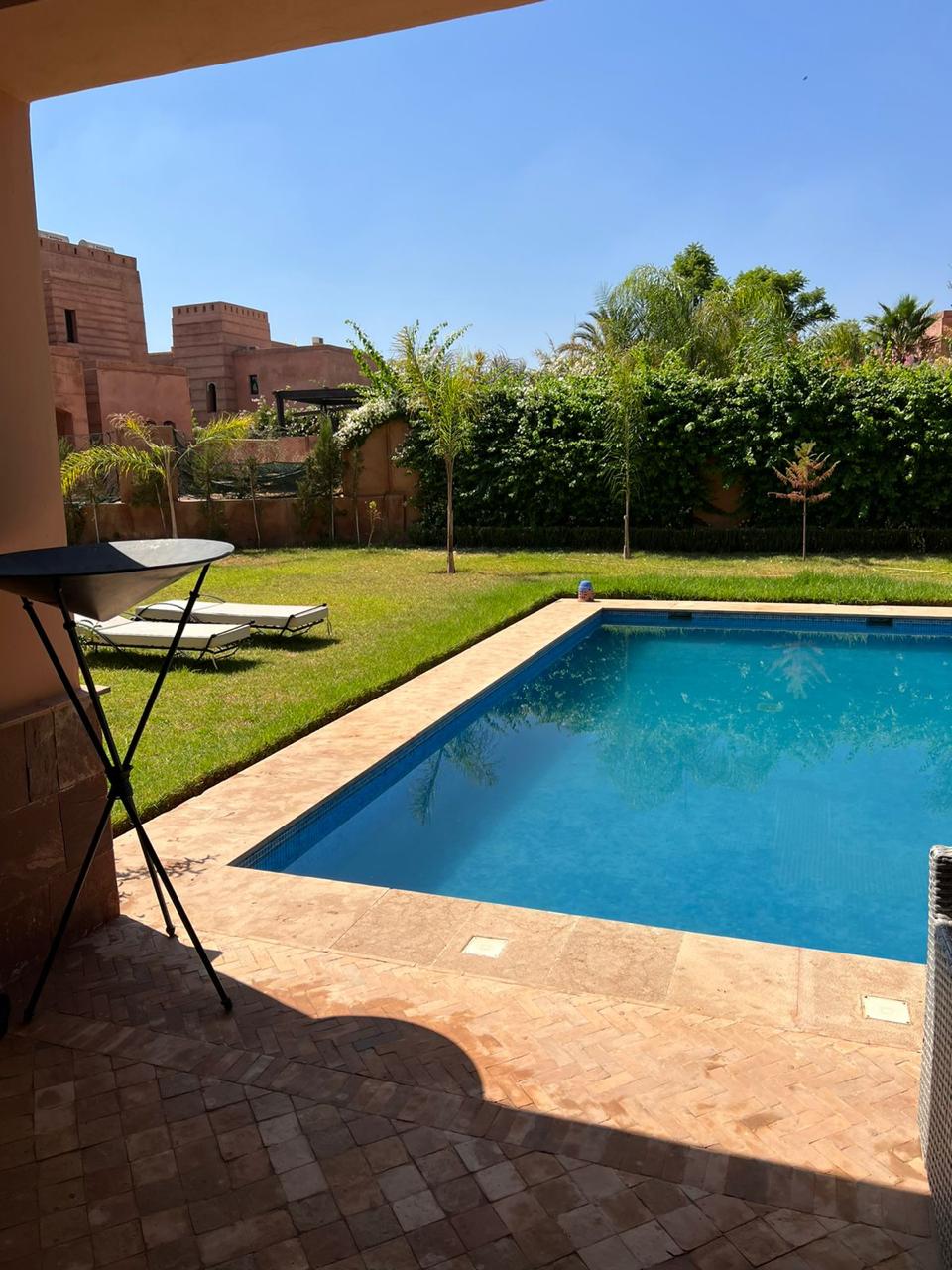 À Louer – Villa Meublée de Luxe avec Piscine Privée – Route de Fès, Marrakech