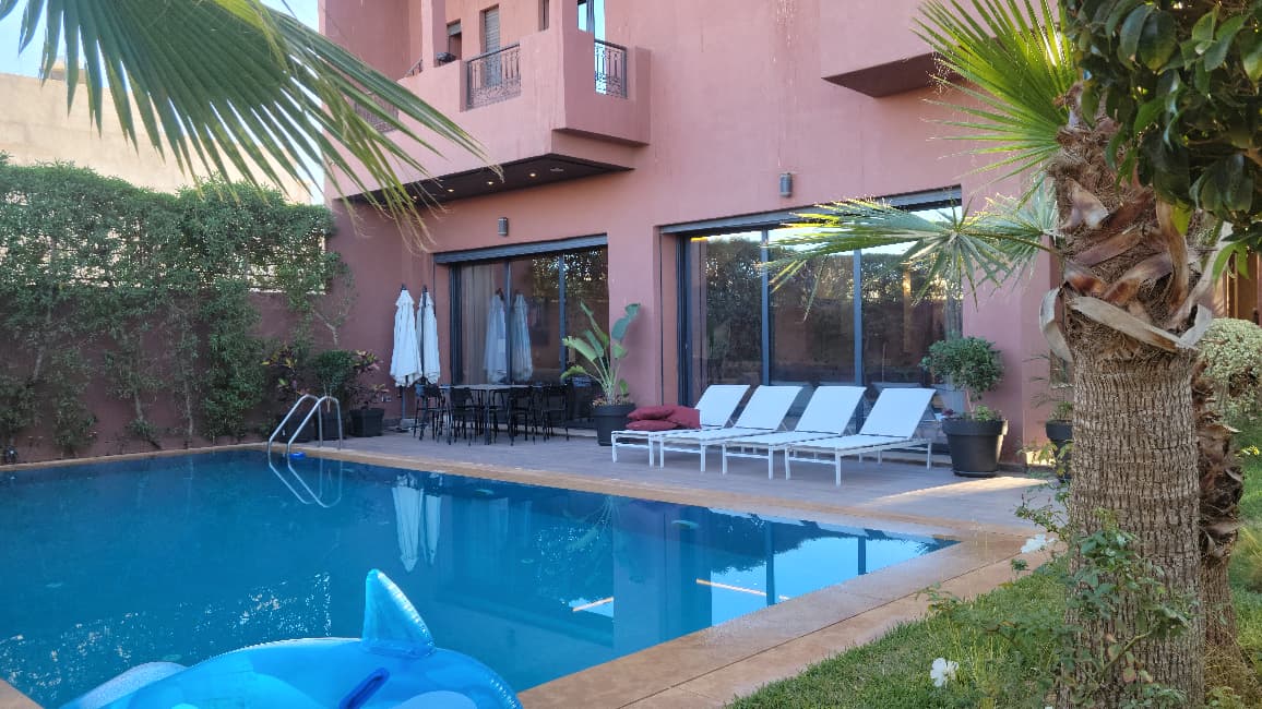 À Vendre – Villa Meublée de Luxe à la Palmeraie