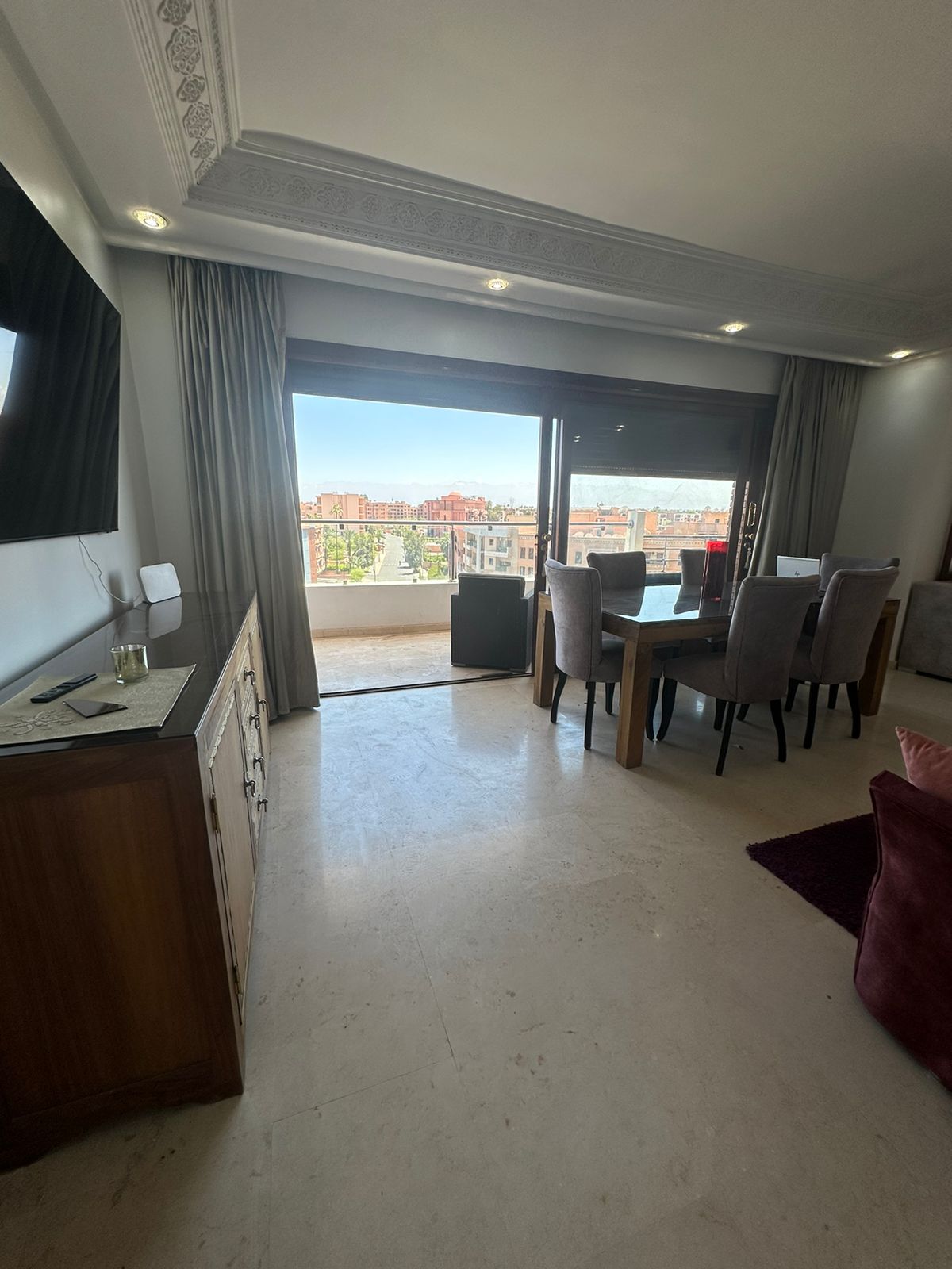 À Louer – Appartement Meublé de Luxe avec Grande Terrasse – Hivernage,