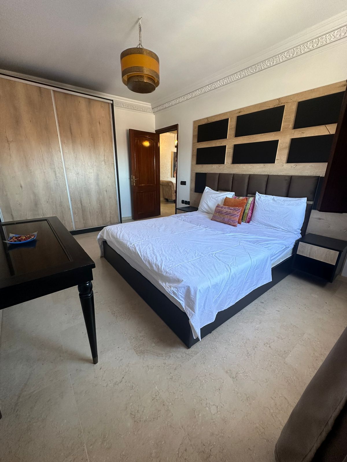 À Louer – Appartement Meublé de Luxe avec Grande Terrasse – Hivernage,