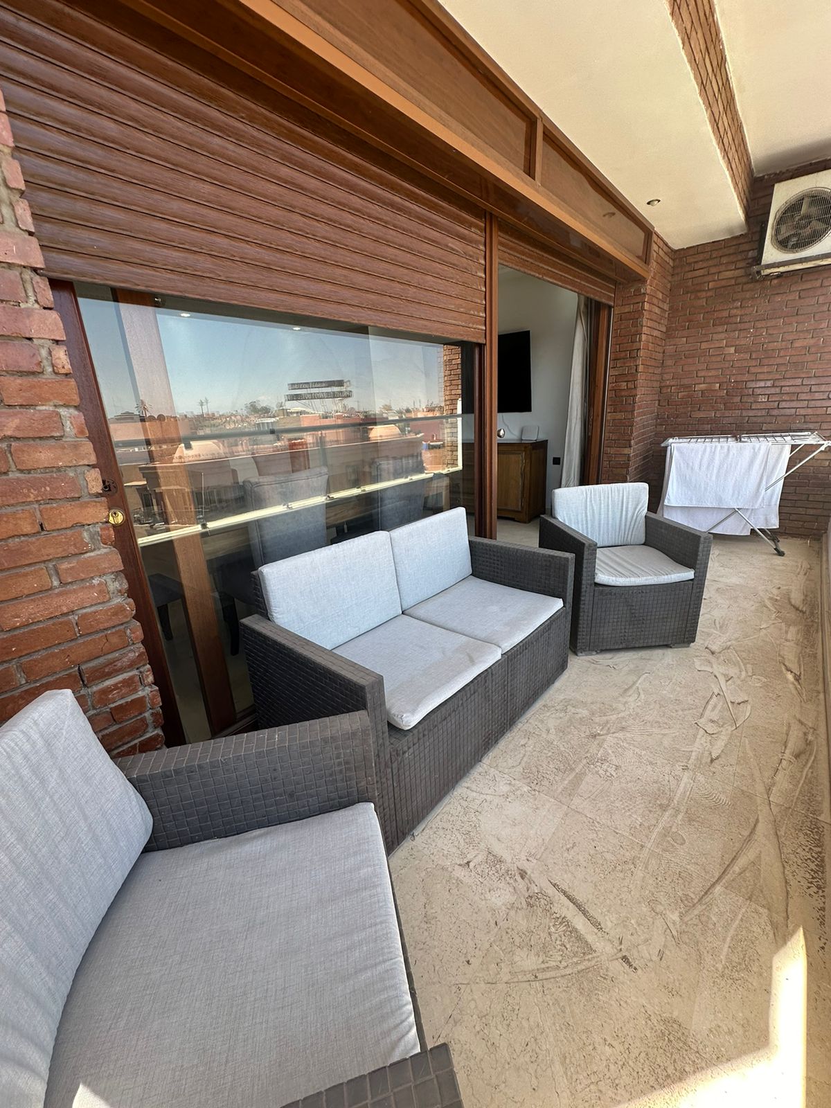 À Louer – Appartement Meublé de Luxe avec Grande Terrasse – Hivernage,