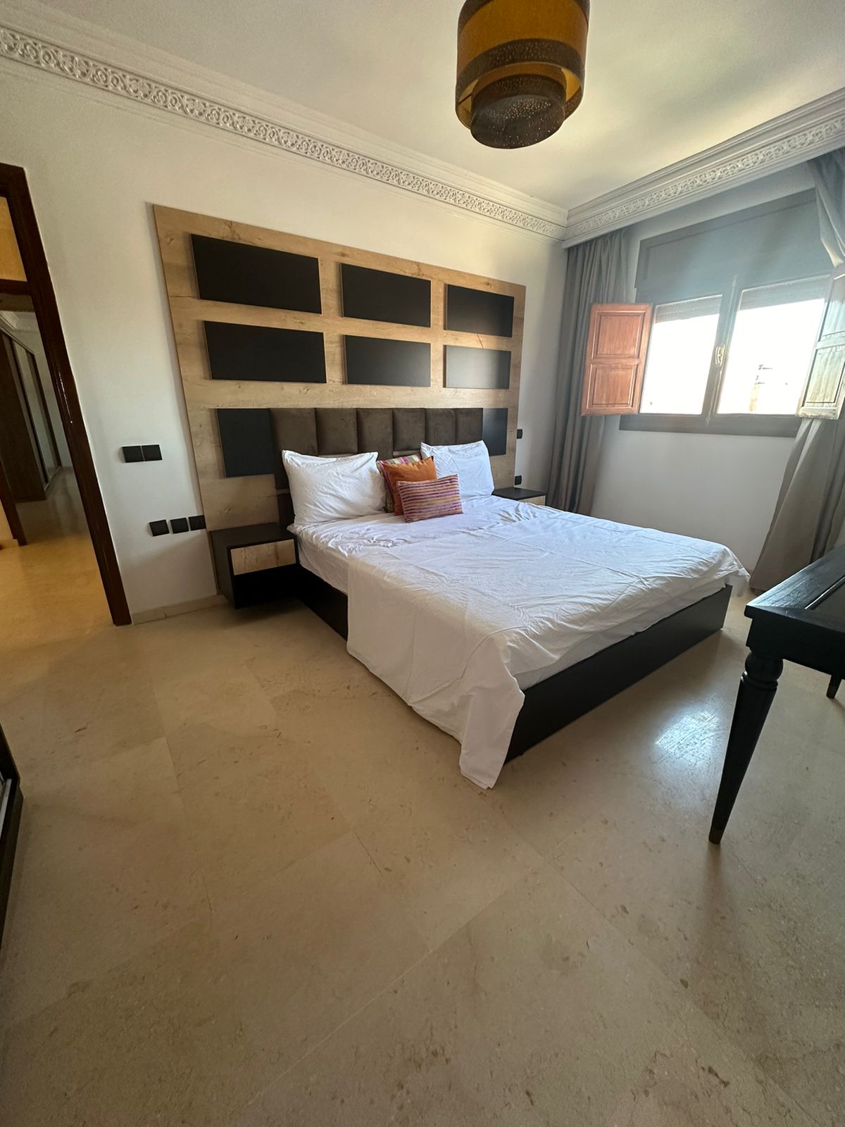 À Louer – Appartement Meublé de Luxe avec Grande Terrasse – Hivernage,