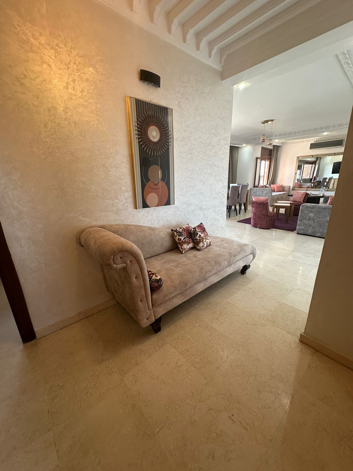 À Louer – Appartement Meublé de Luxe avec Grande Terrasse – Hivernage,