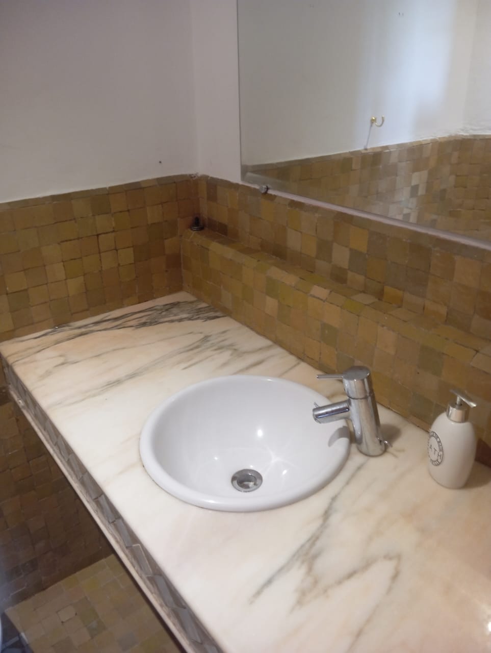 À Louer – Studio Meublé de Luxe en Rez-de-Jardin à la Palmeraie 2