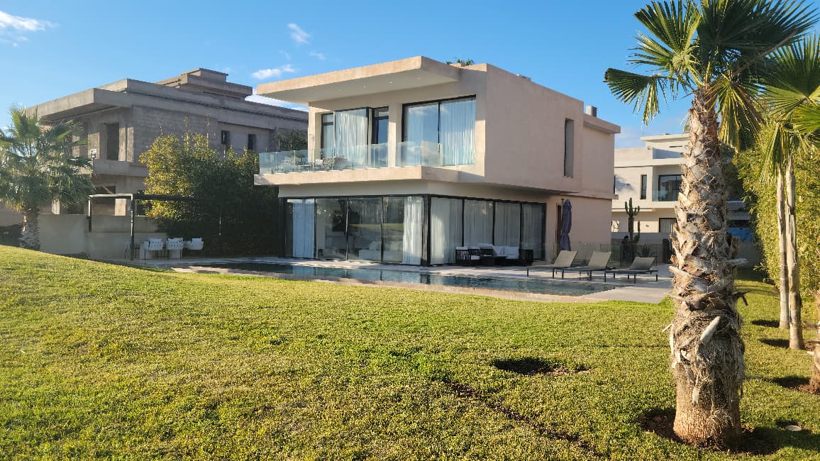 Location villa meublée de prestige sur Golf Argan