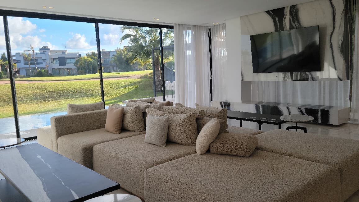 Location villa meublée de prestige sur Golf Argan