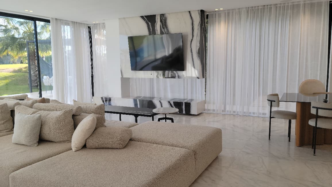 Location villa meublée de prestige sur Golf Argan