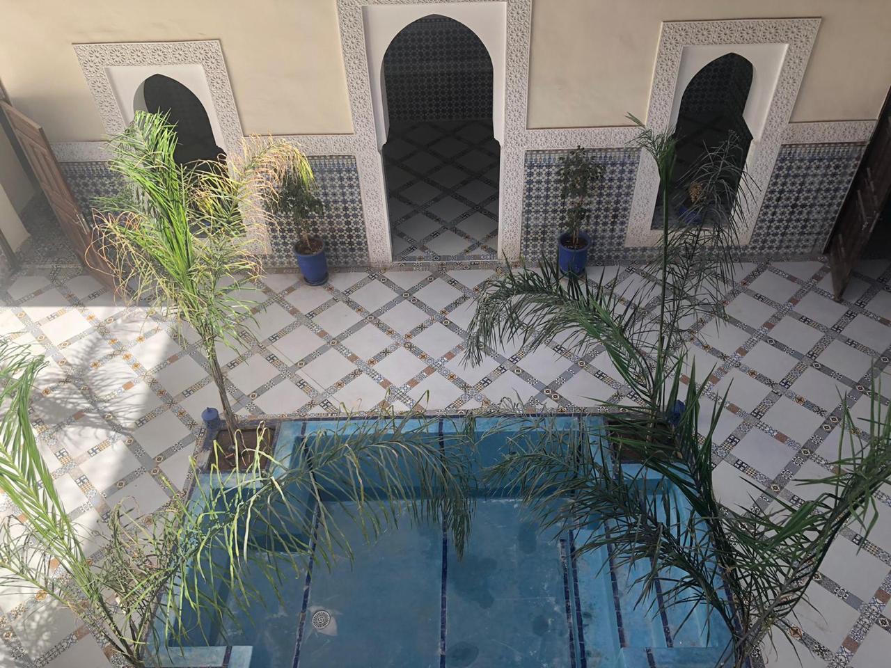 RIAD TITRÉ À VENDRE AVEC GRANDE TERRASSE, PISCINE & HAMMAM BELDI