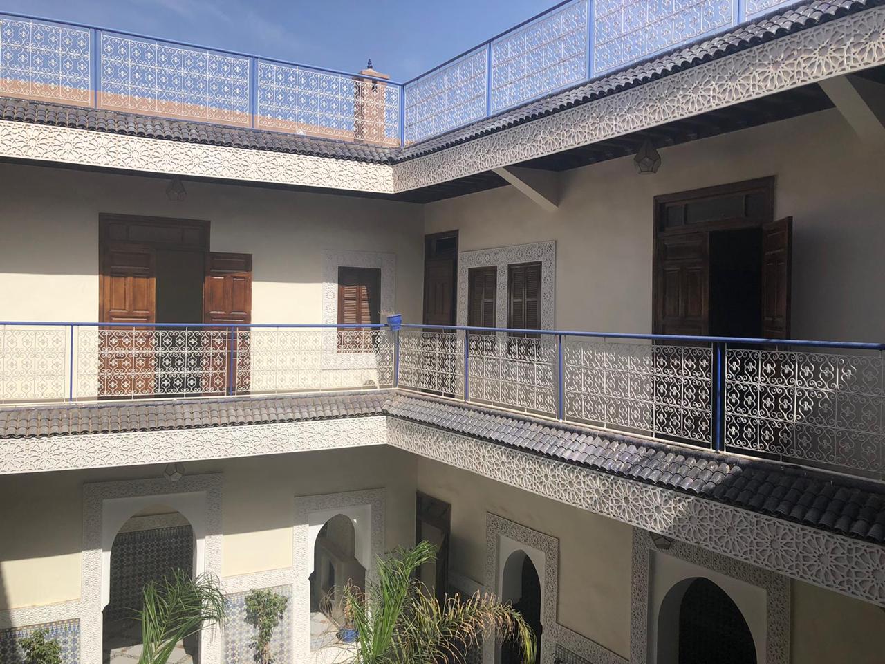 RIAD TITRÉ À VENDRE AVEC GRANDE TERRASSE, PISCINE & HAMMAM BELDI