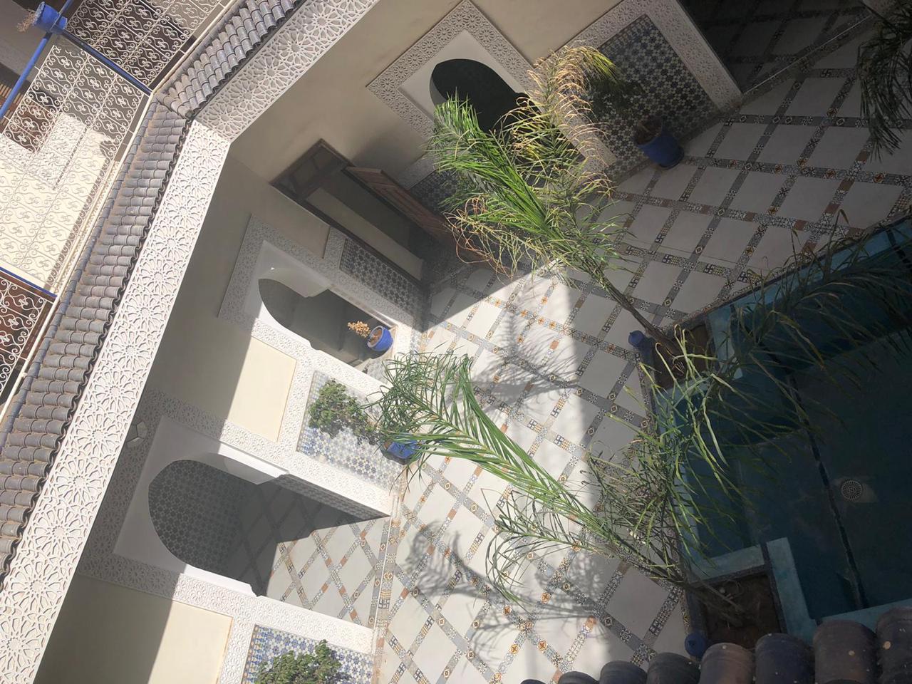 RIAD TITRÉ À VENDRE AVEC GRANDE TERRASSE, PISCINE & HAMMAM BELDI