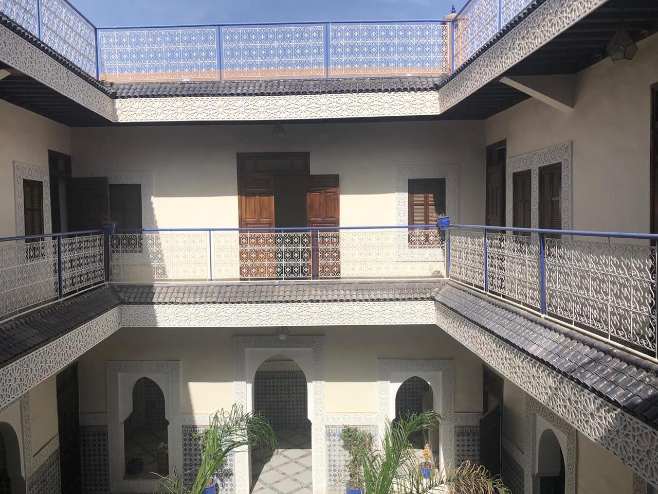 RIAD TITRÉ À VENDRE AVEC GRANDE TERRASSE, PISCINE & HAMMAM BELDI