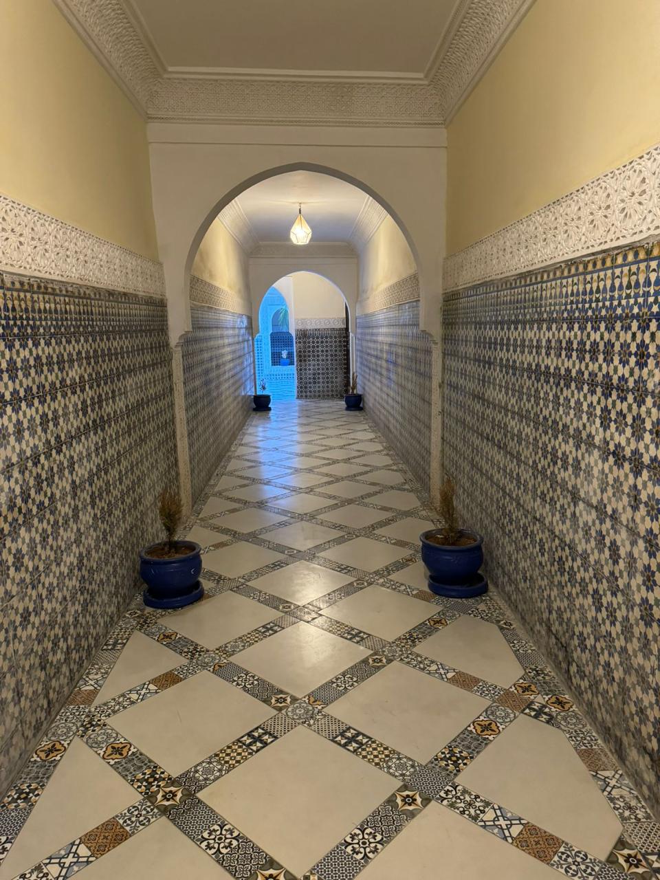 RIAD TITRÉ À VENDRE AVEC GRANDE TERRASSE, PISCINE & HAMMAM BELDI