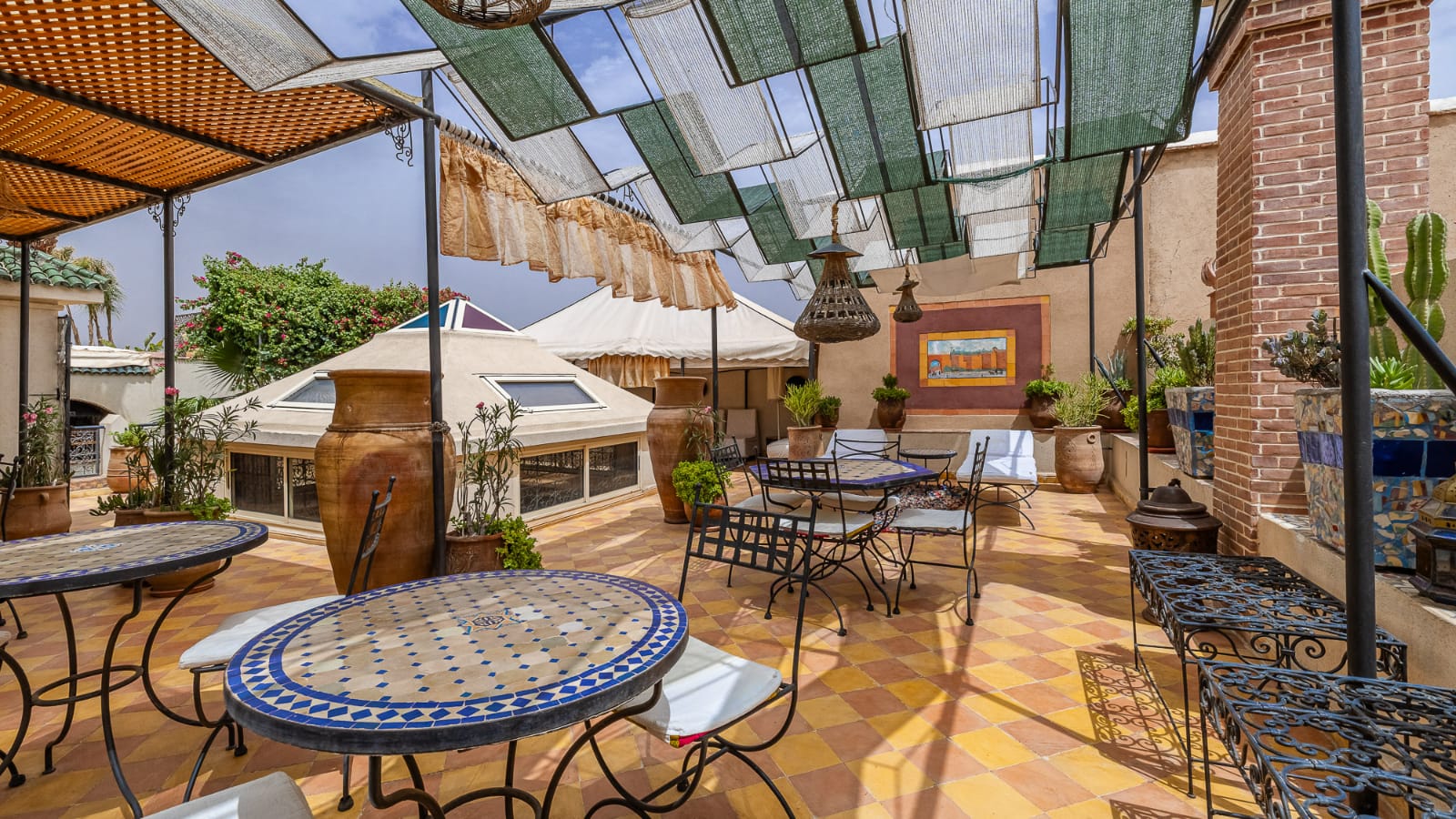 RIAD D’EXCEPTION AVEC PISCINE ET VUE PANORAMIQUE SUR LE PALAIS EL BADIÎ – KASBAH, MARRAKECH