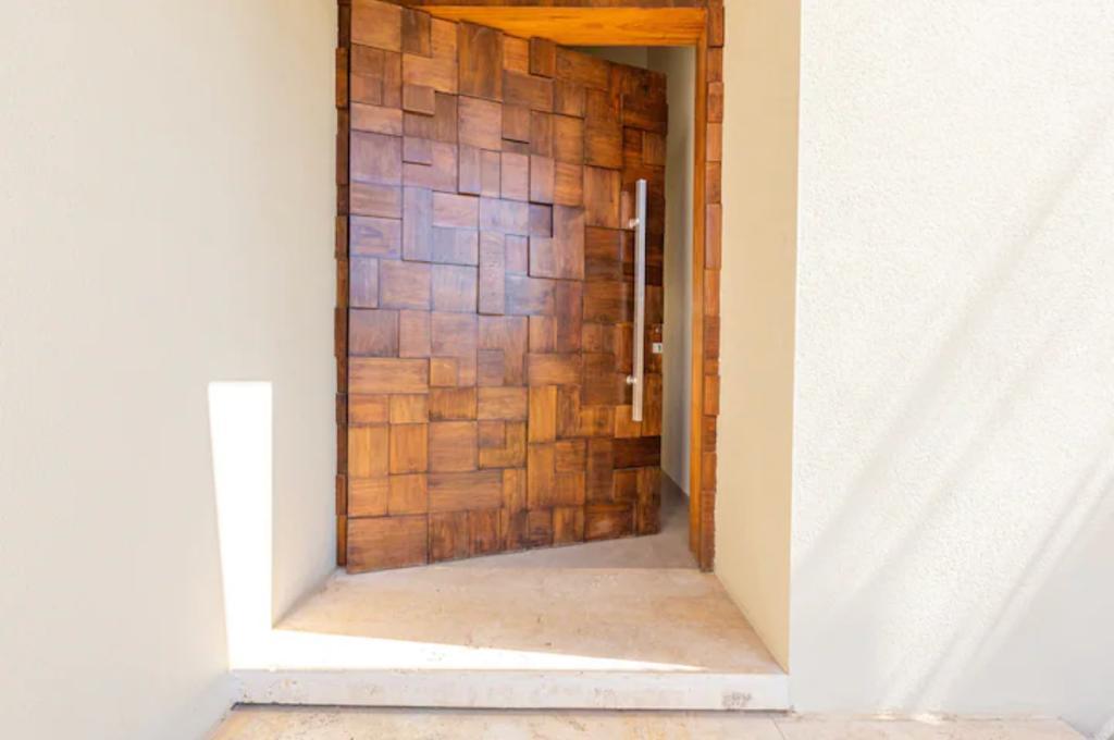 VILLA DE PRESTIGE MEUBLÉE À LOUER – AUTORISATION DE SOUS-LOCATION – ROUTE DE OUARZAZATE, MARRAKECH