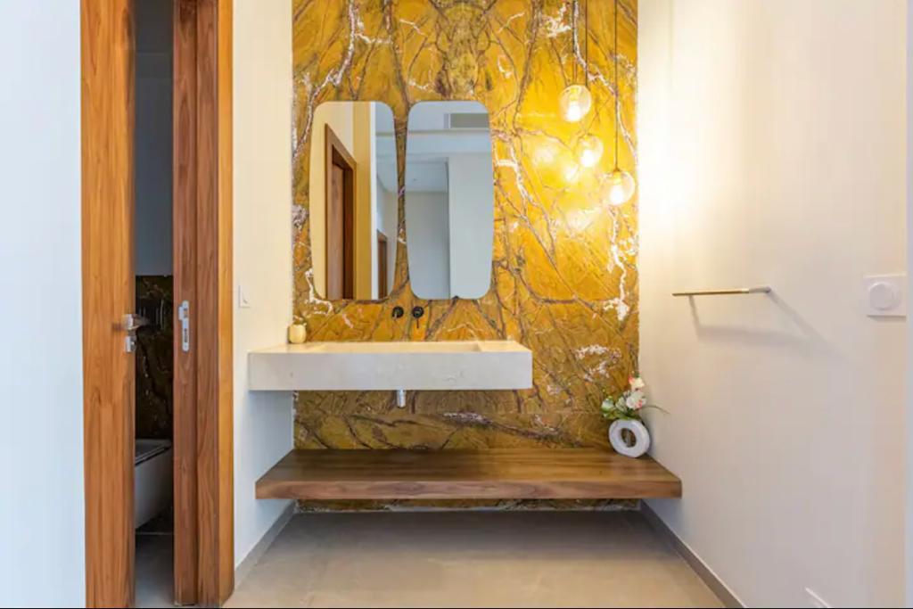 VILLA DE PRESTIGE MEUBLÉE À LOUER – AUTORISATION DE SOUS-LOCATION – ROUTE DE OUARZAZATE, MARRAKECH