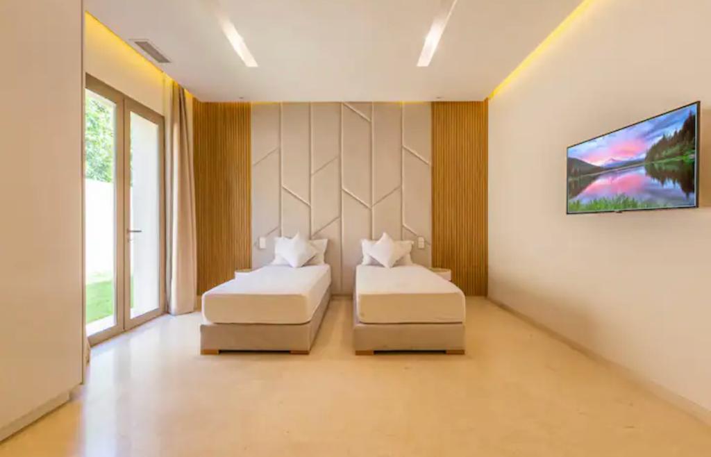 VILLA DE PRESTIGE MEUBLÉE À LOUER – AUTORISATION DE SOUS-LOCATION – ROUTE DE OUARZAZATE, MARRAKECH