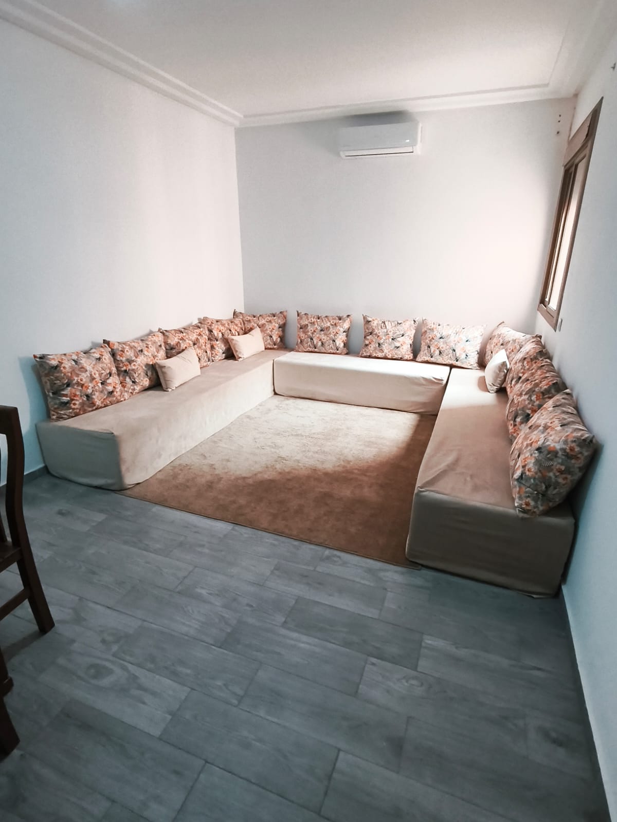 APPARTEMENT MEUBLÉ À LOUER