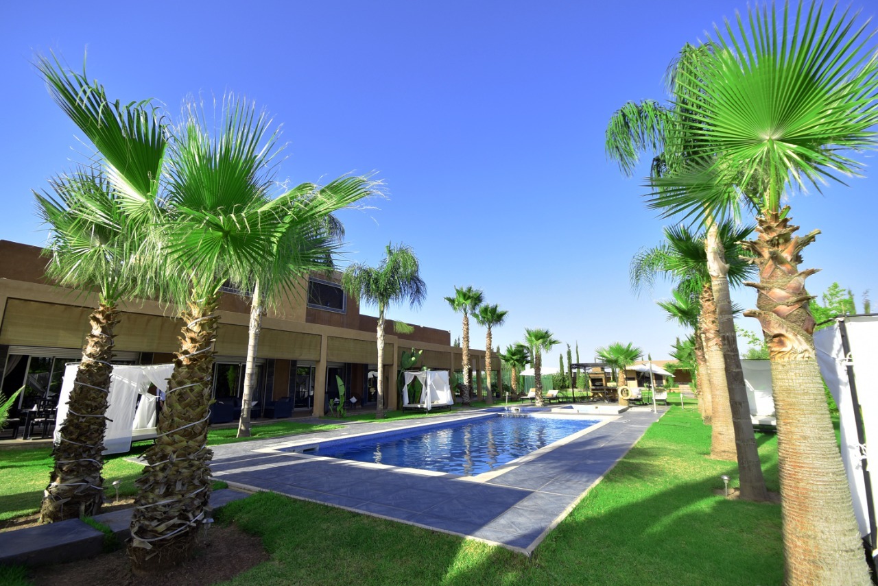 MAISON D’HÔTES / VILLA TOURISTIQUE À VENDRE