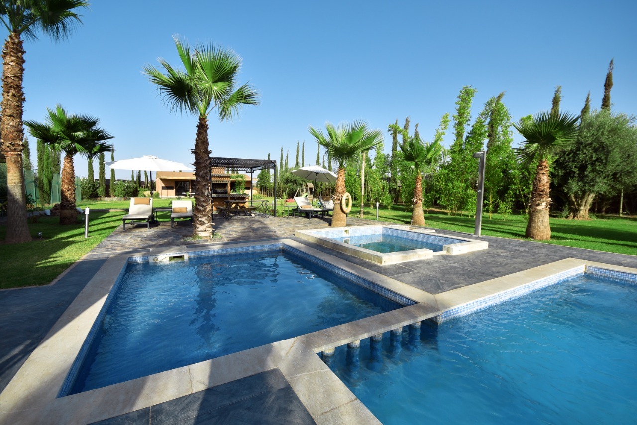 MAISON D’HÔTES / VILLA TOURISTIQUE À VENDRE