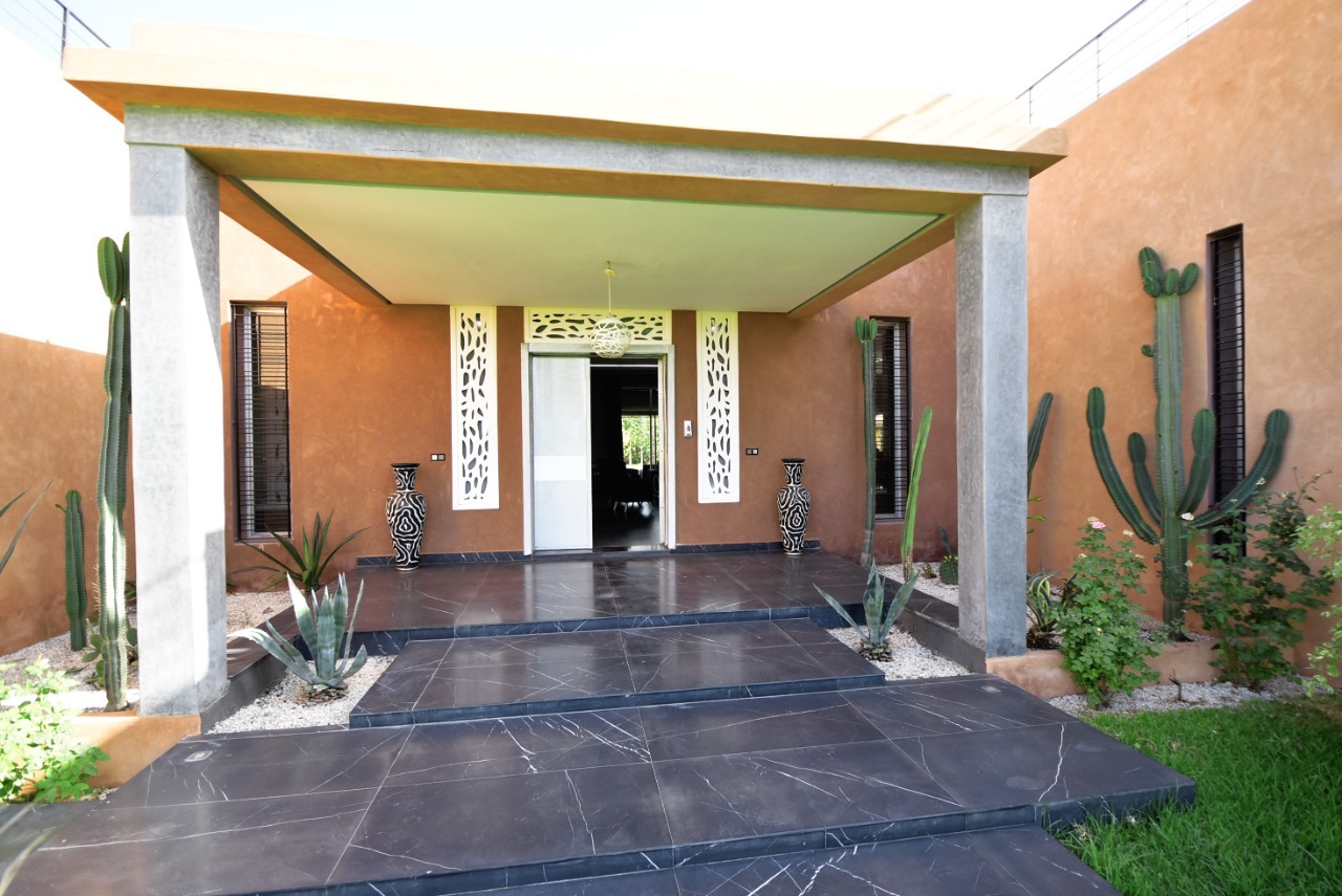 MAISON D’HÔTES / VILLA TOURISTIQUE À VENDRE