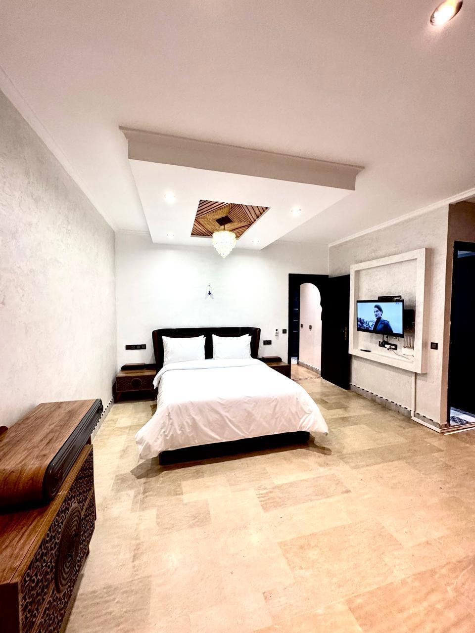 VILLA DE LUXE MEUBLÉE À LOUER – À PROXIMITÉ DE L’ÉCOLE AMÉRICAINE DE MARRAKECH